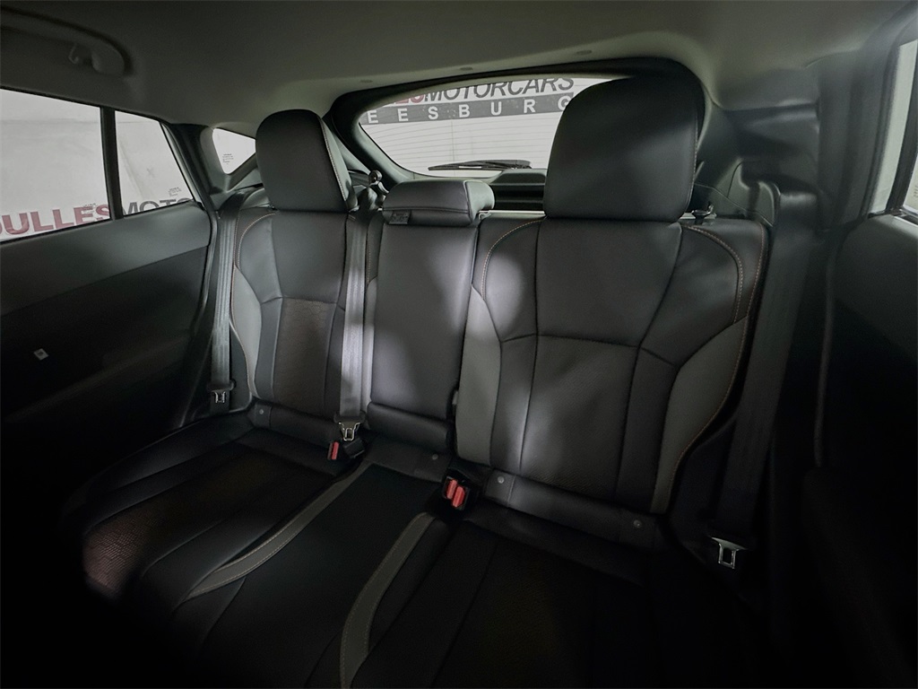 Vehicle image 24 of 31