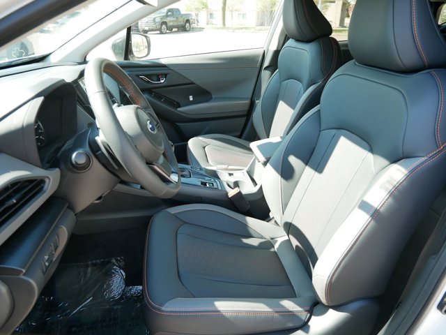 2025 Subaru Crosstrek Limited Image 6 of 12