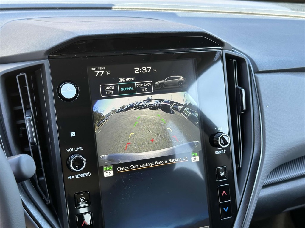 Vehicle image 21 of 25