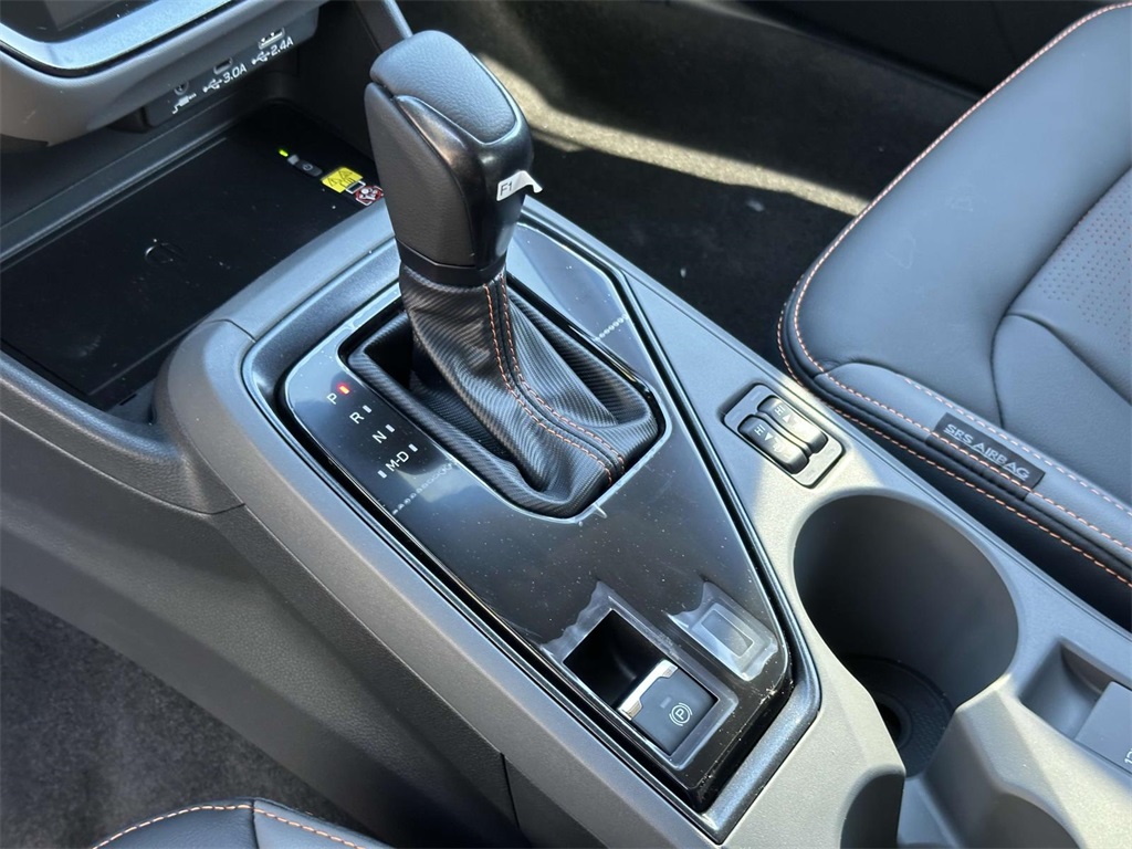 Vehicle image 23 of 25