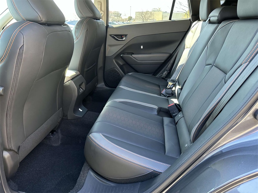 Vehicle image 13 of 25