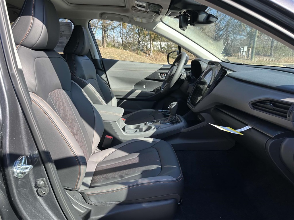 Vehicle image 10 of 25