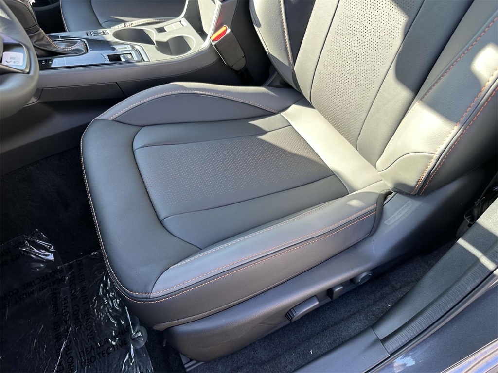 Vehicle image 15 of 25