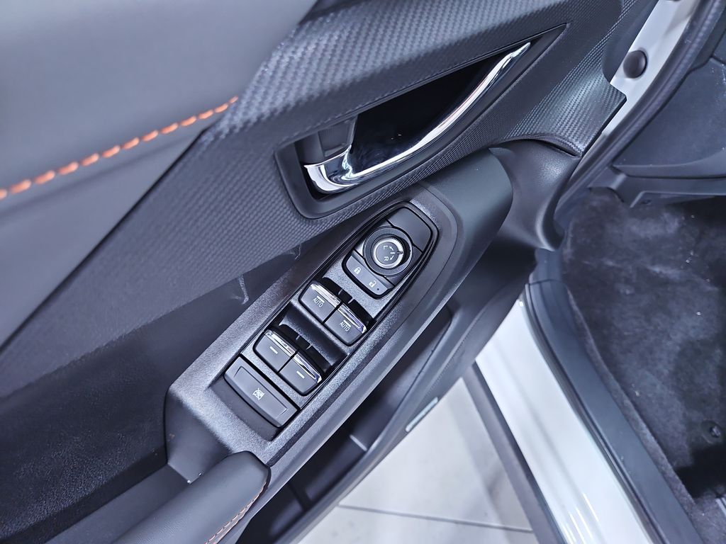Vehicle image 11 of 29