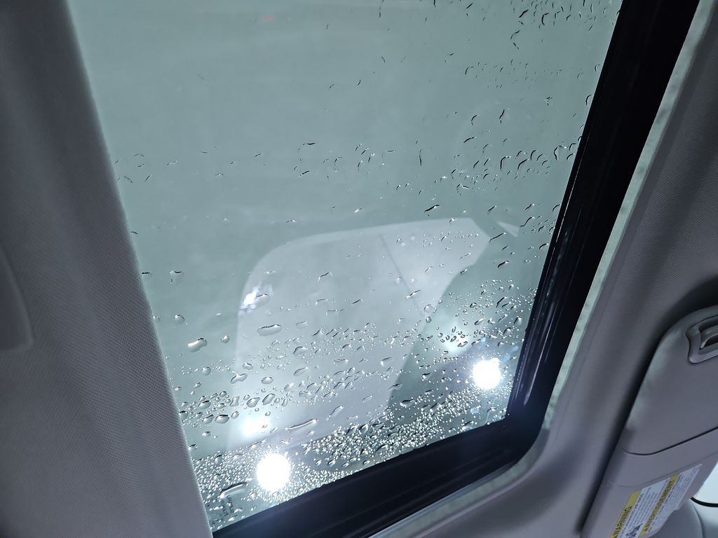 Vehicle image 20 of 29