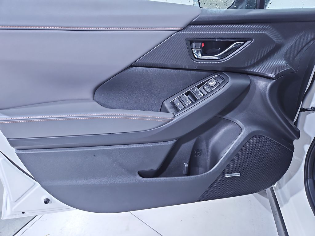 Vehicle image 10 of 29
