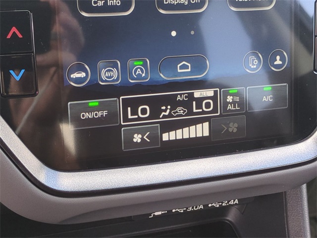 2025 Subaru Crosstrek Limited Image 27 of 33