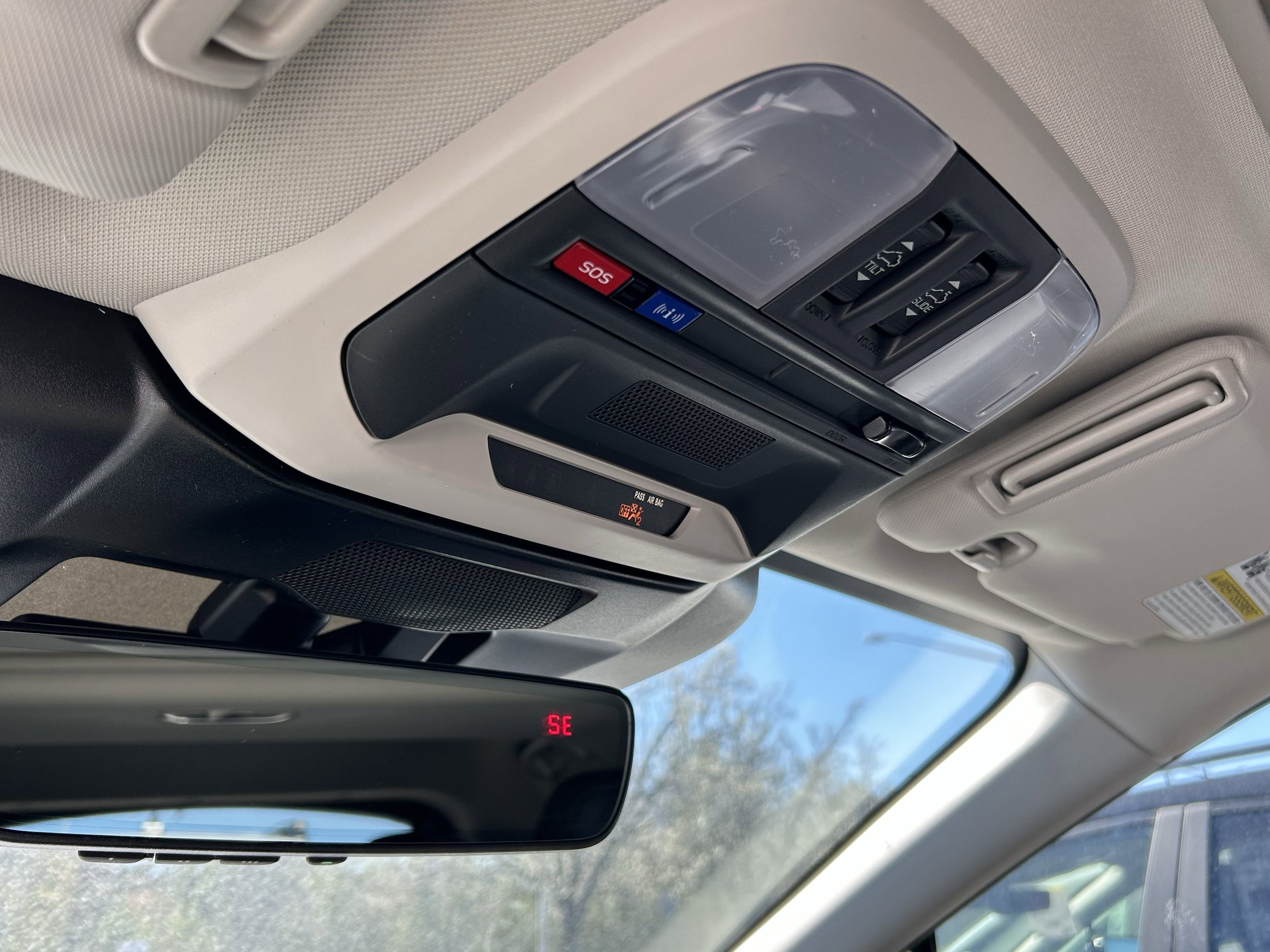 Vehicle image 23 of 34