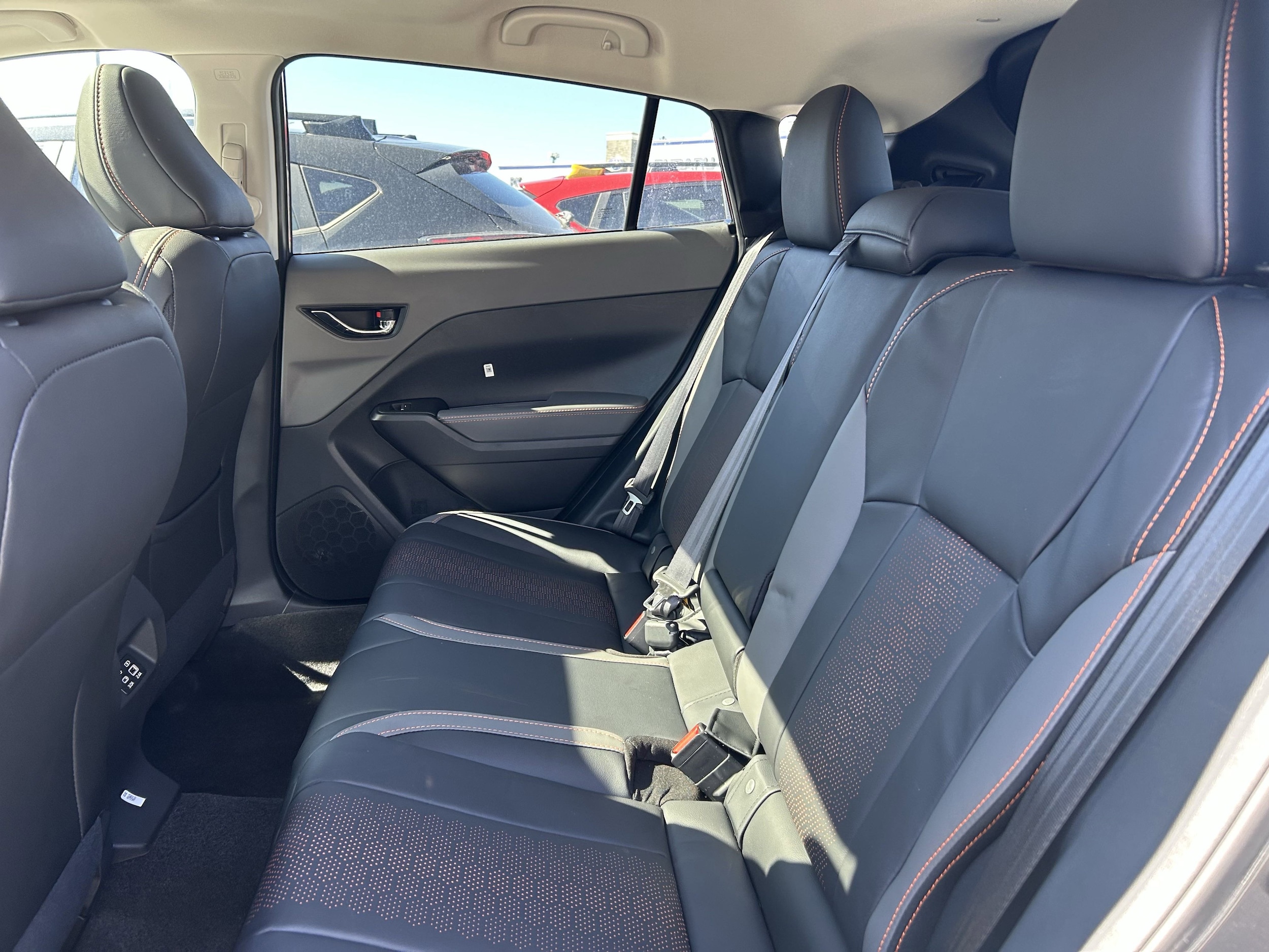 Vehicle image 27 of 34