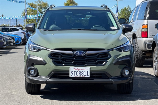 2025 Subaru Crosstrek Limited Image 2 of 36
