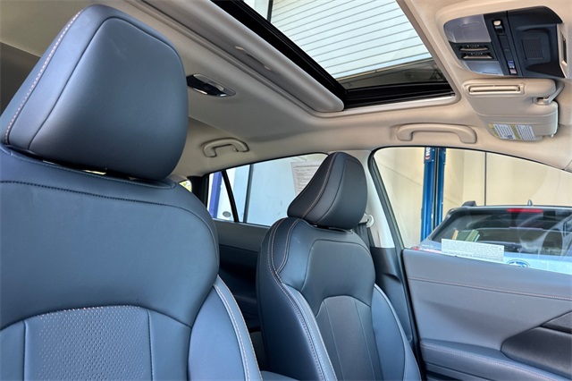 2025 Subaru Crosstrek Limited Image 13 of 36