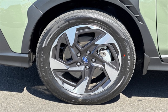 2025 Subaru Crosstrek Limited Image 10 of 36