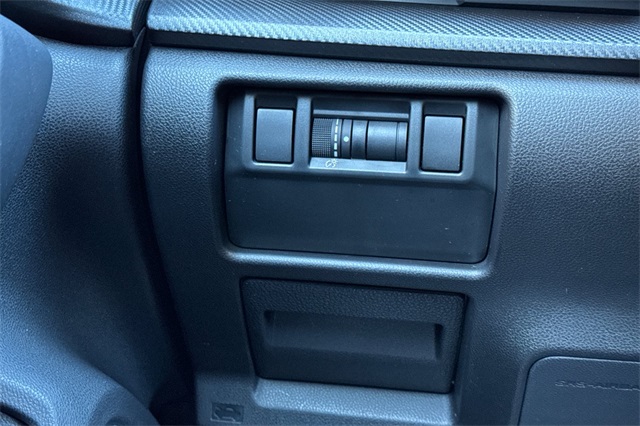 2025 Subaru Crosstrek Limited Image 27 of 36