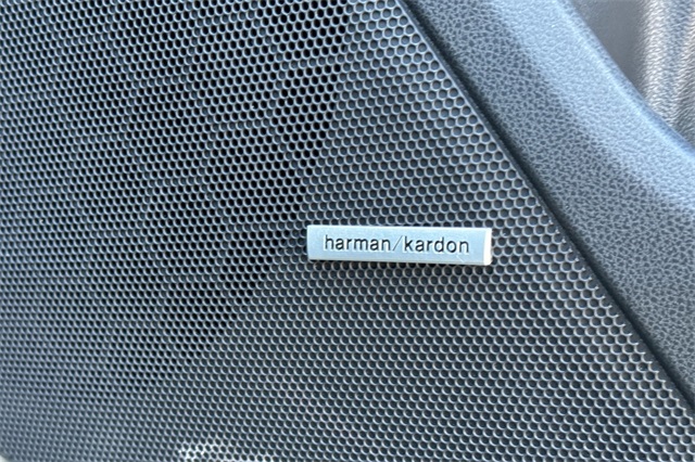 2025 Subaru Crosstrek Limited Image 28 of 36