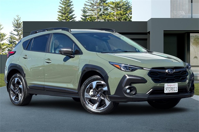 2025 Subaru Crosstrek Limited Image 3 of 36