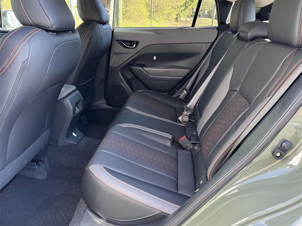 Vehicle image 13 of 28