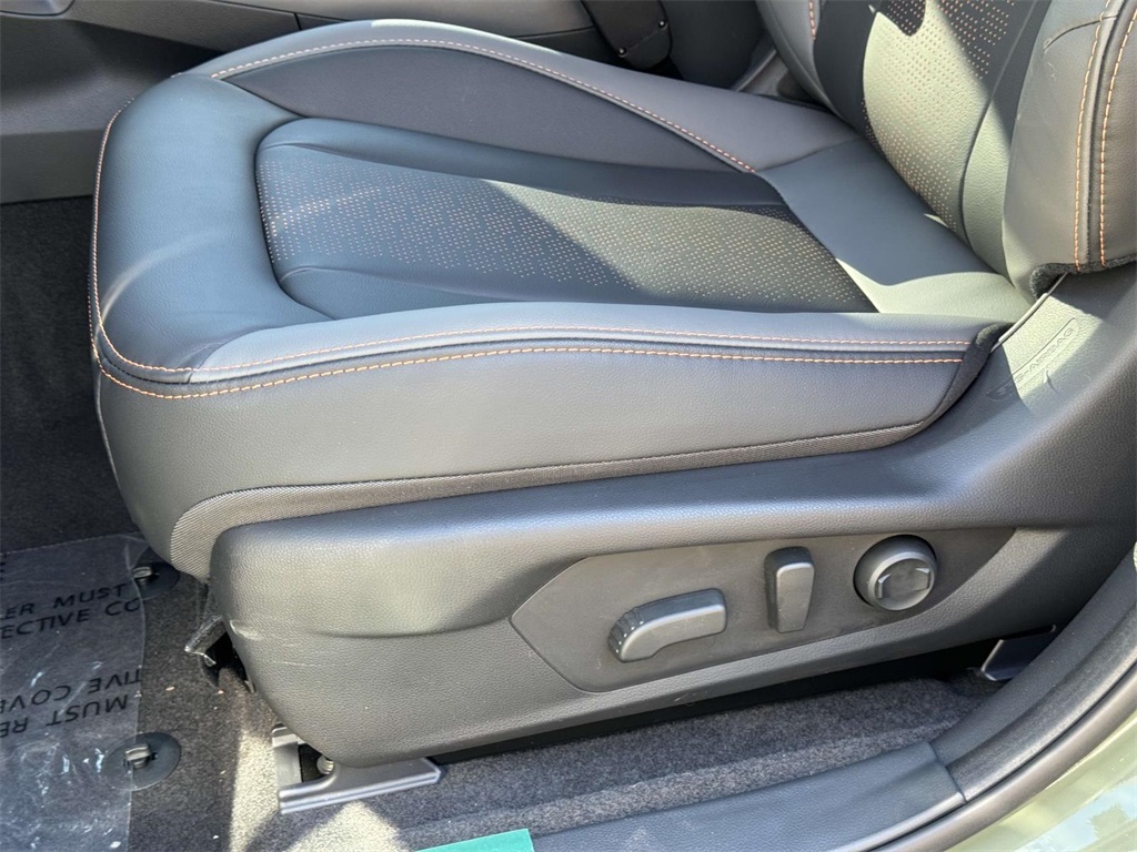 Vehicle image 16 of 28