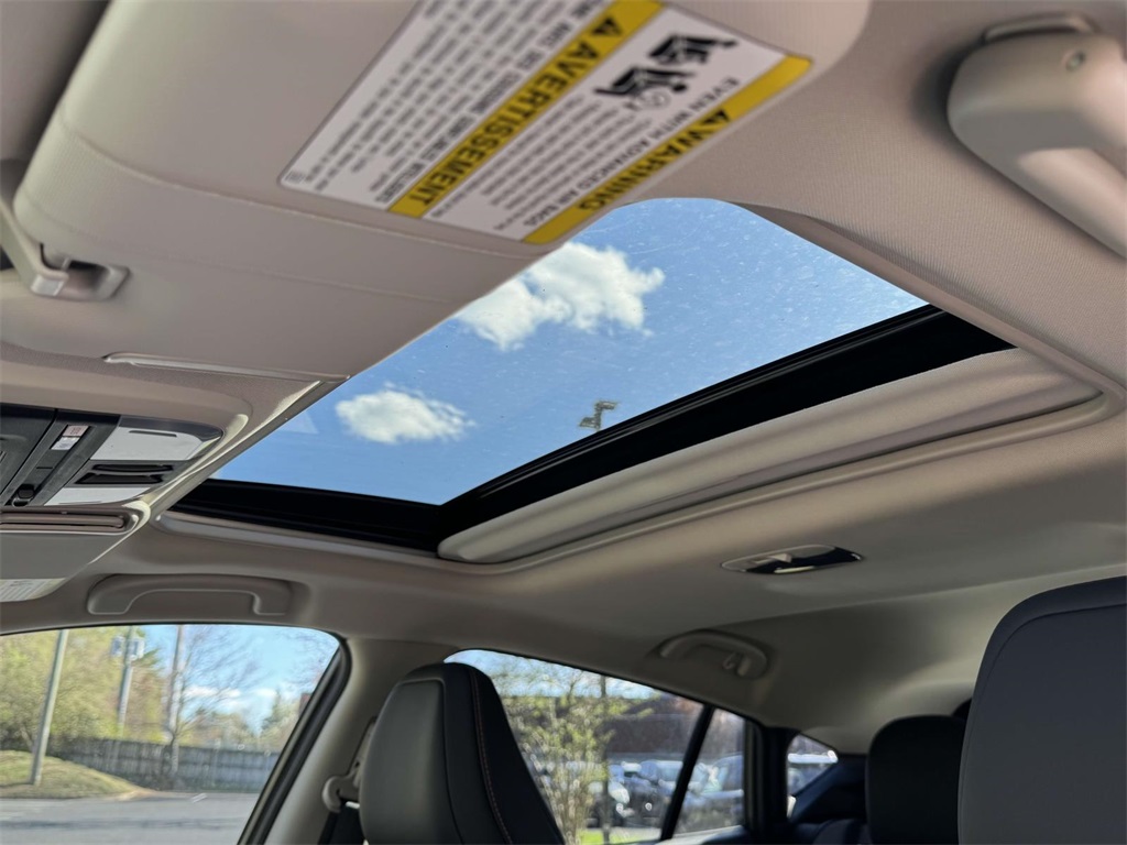 Vehicle image 18 of 28