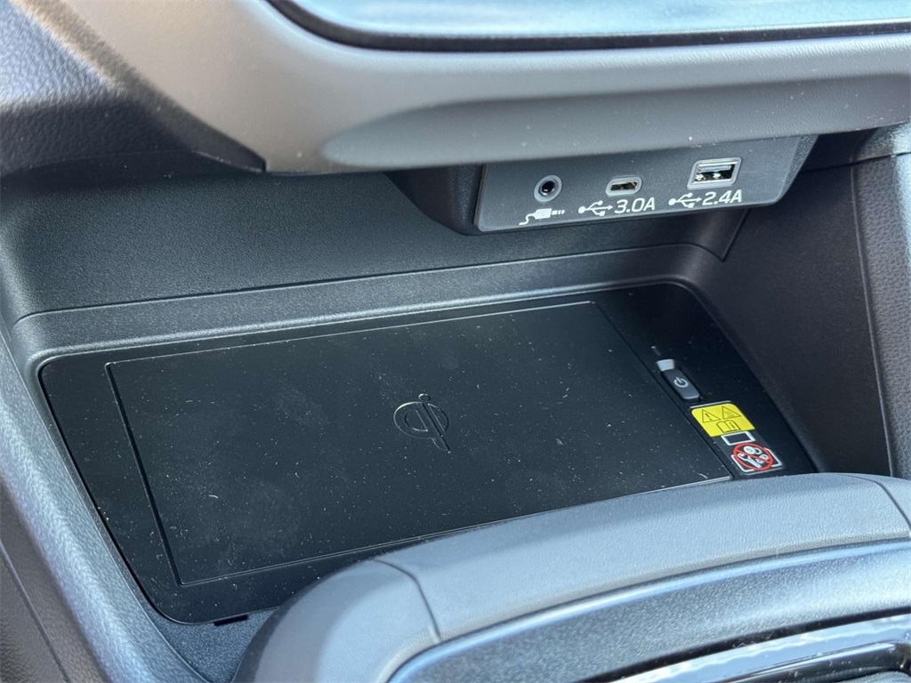 Vehicle image 26 of 28