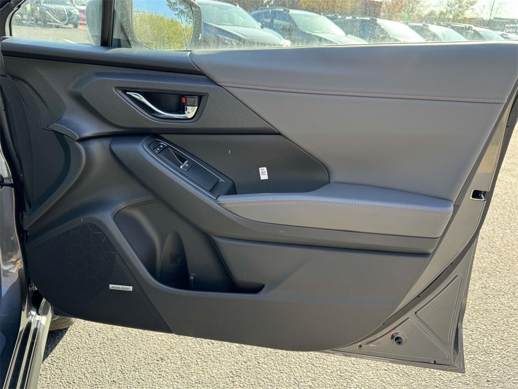 Vehicle image 8 of 28
