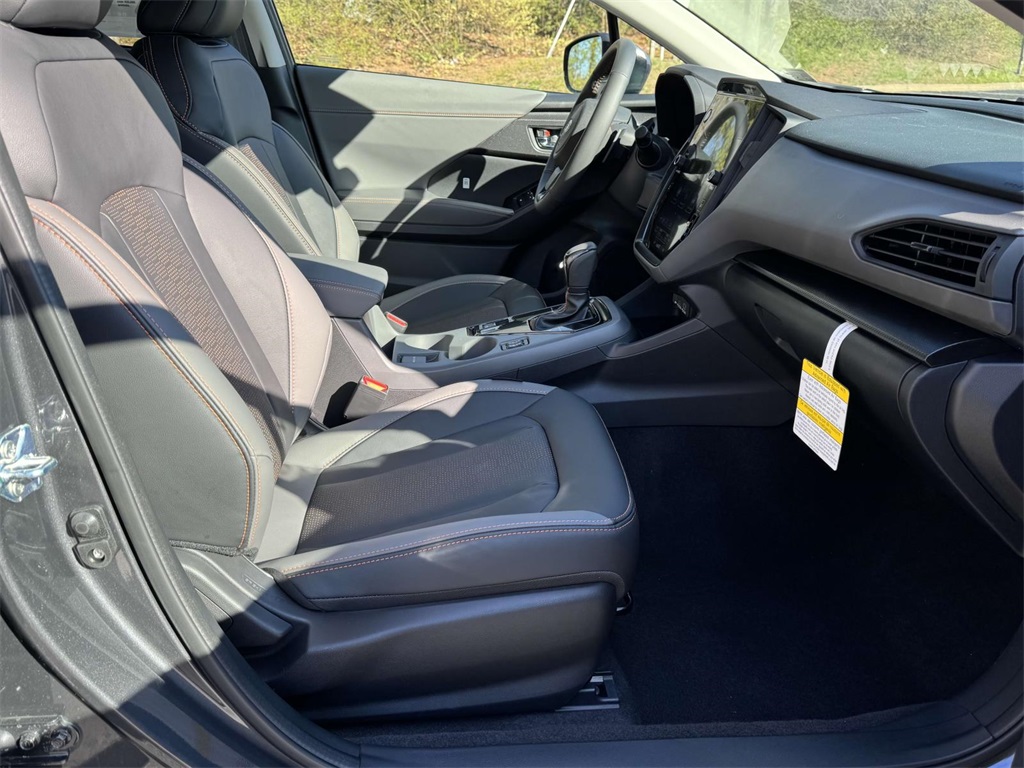 Vehicle image 10 of 28