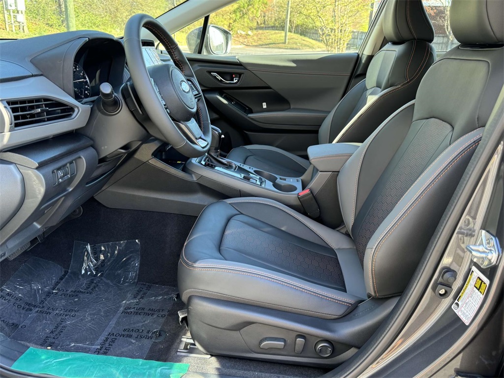 Vehicle image 17 of 28