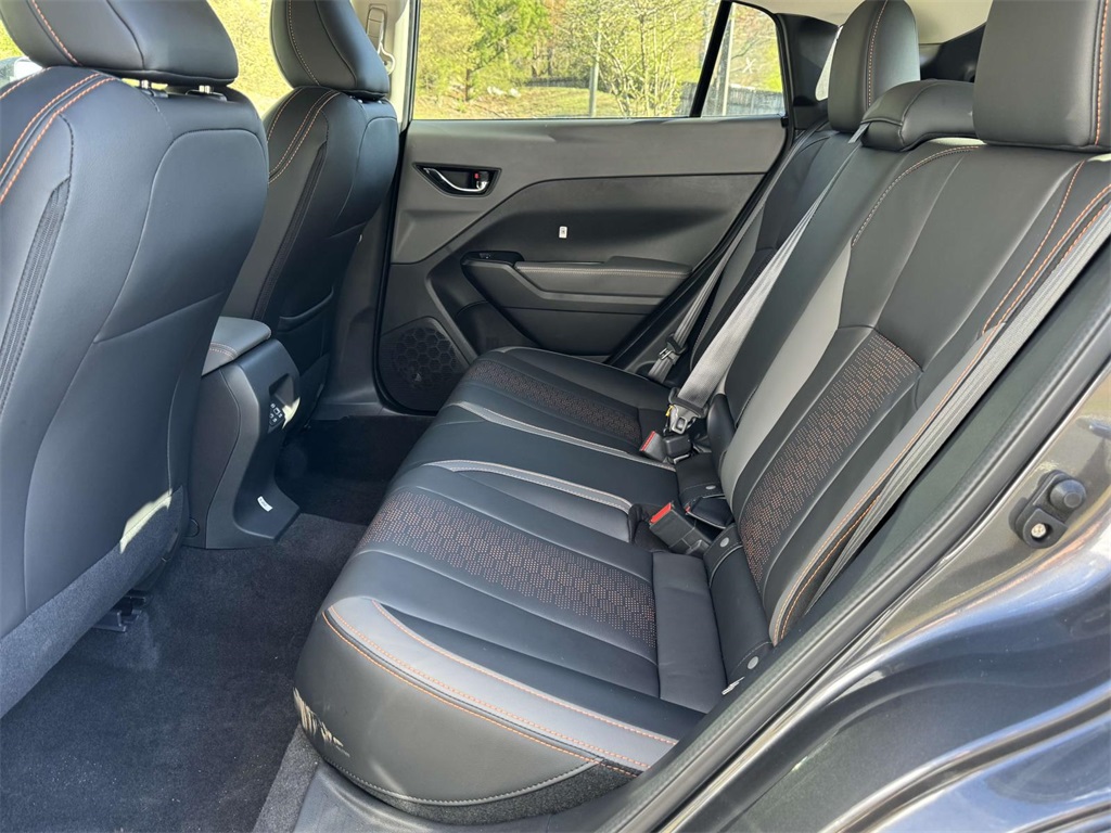Vehicle image 13 of 28