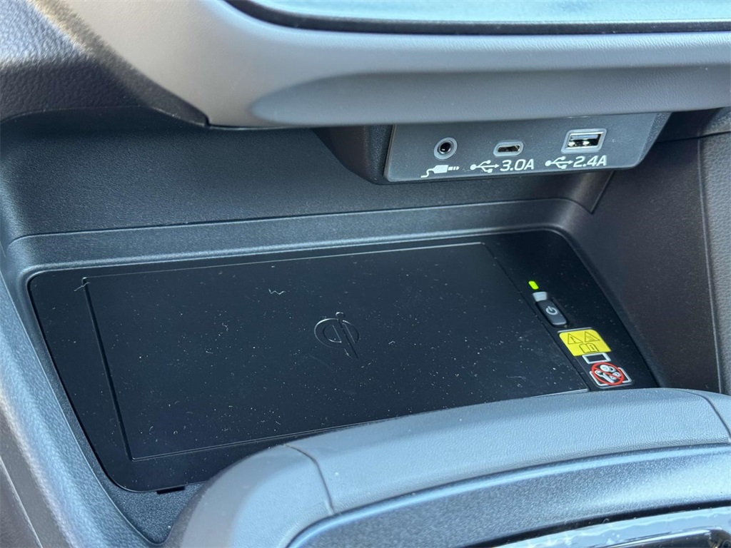 Vehicle image 26 of 28