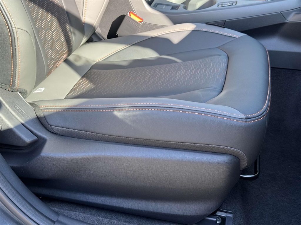 Vehicle image 9 of 28