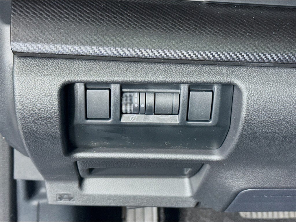 Vehicle image 9 of 29