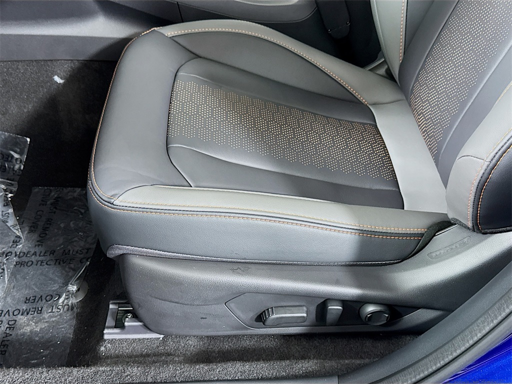 Vehicle image 17 of 29