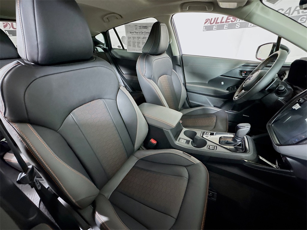 Vehicle image 25 of 29