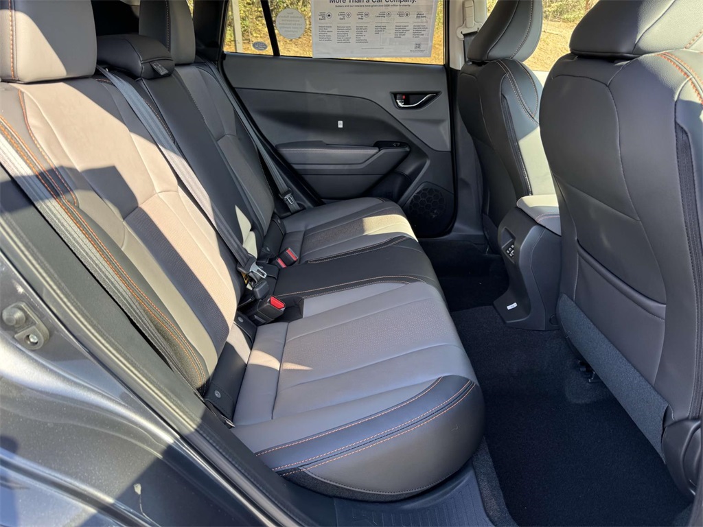 Vehicle image 11 of 28