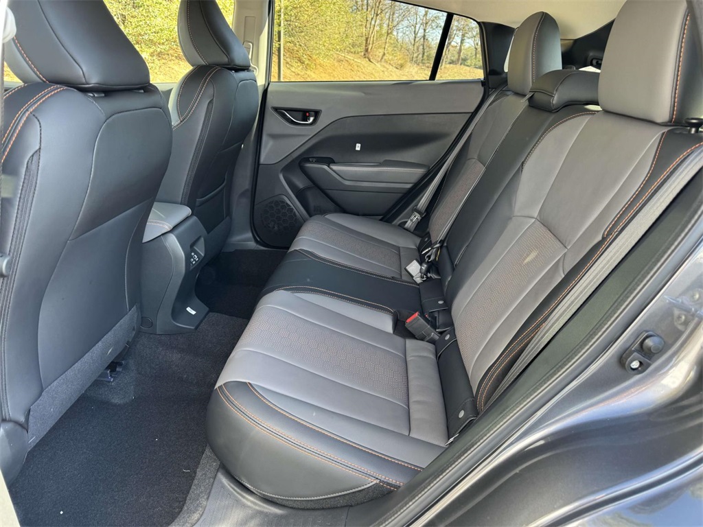 Vehicle image 13 of 28