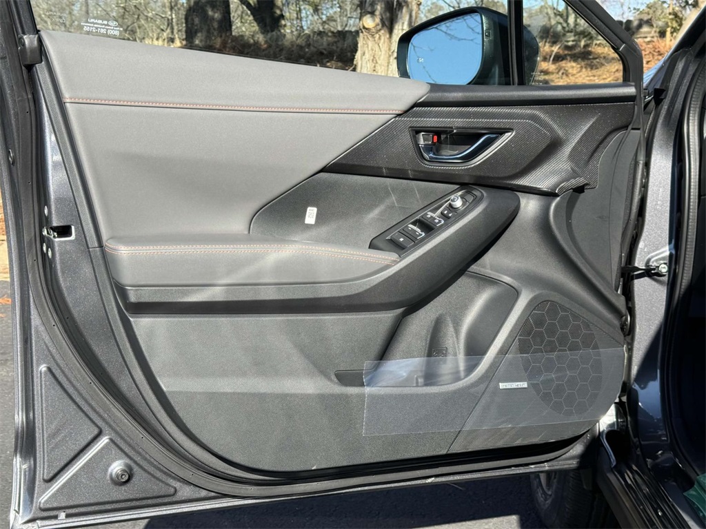 Vehicle image 14 of 28