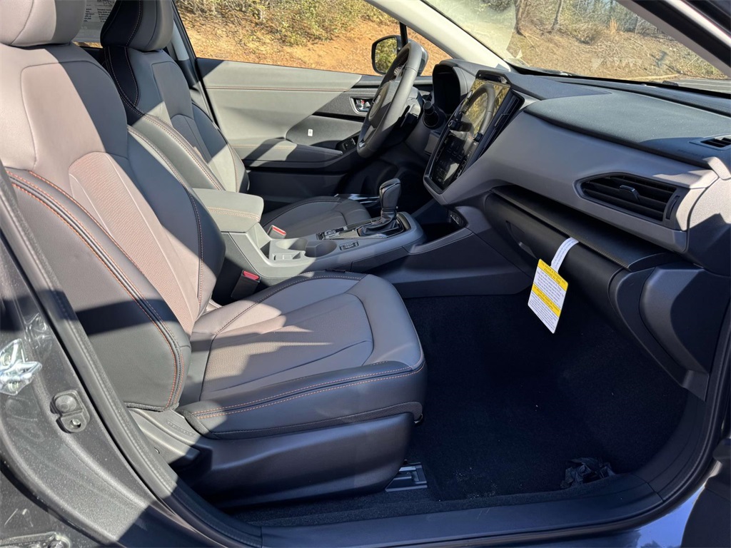 Vehicle image 10 of 28