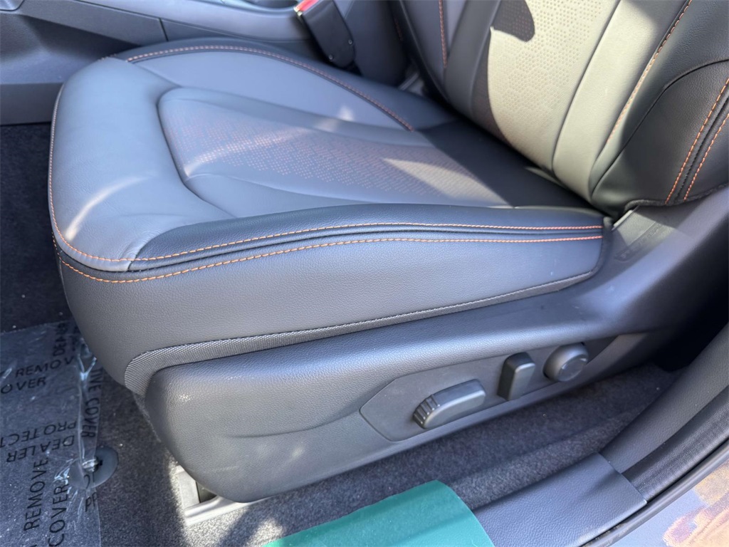 Vehicle image 15 of 28