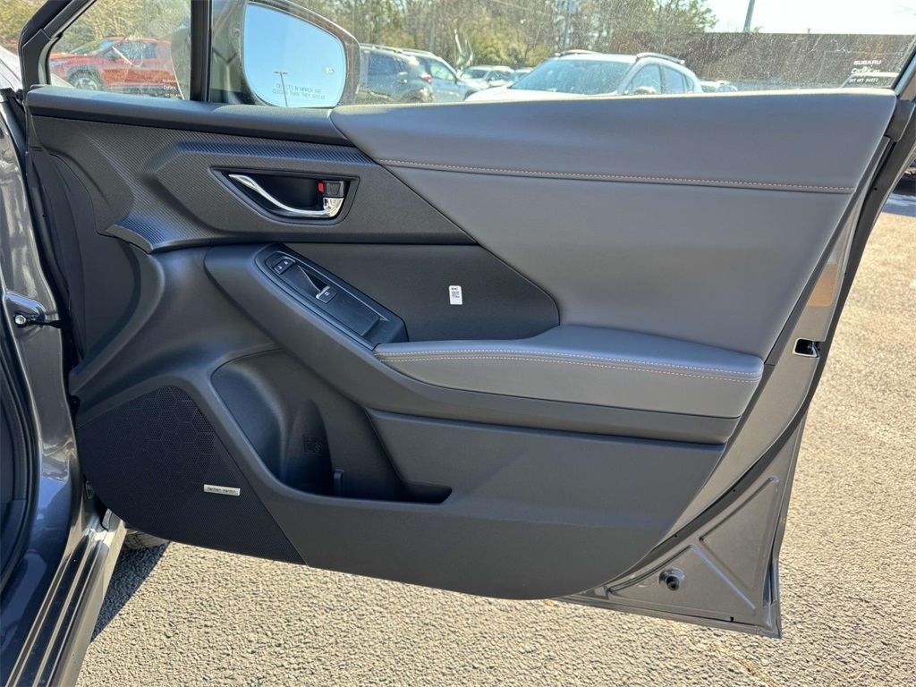 Vehicle image 8 of 28