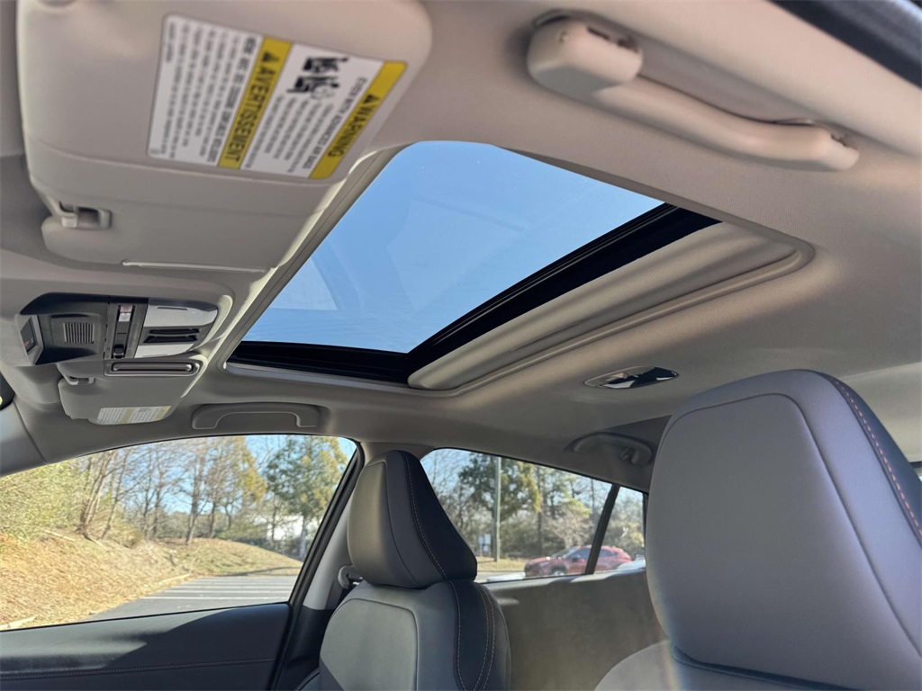 Vehicle image 17 of 28