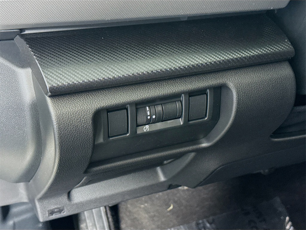 Vehicle image 10 of 31