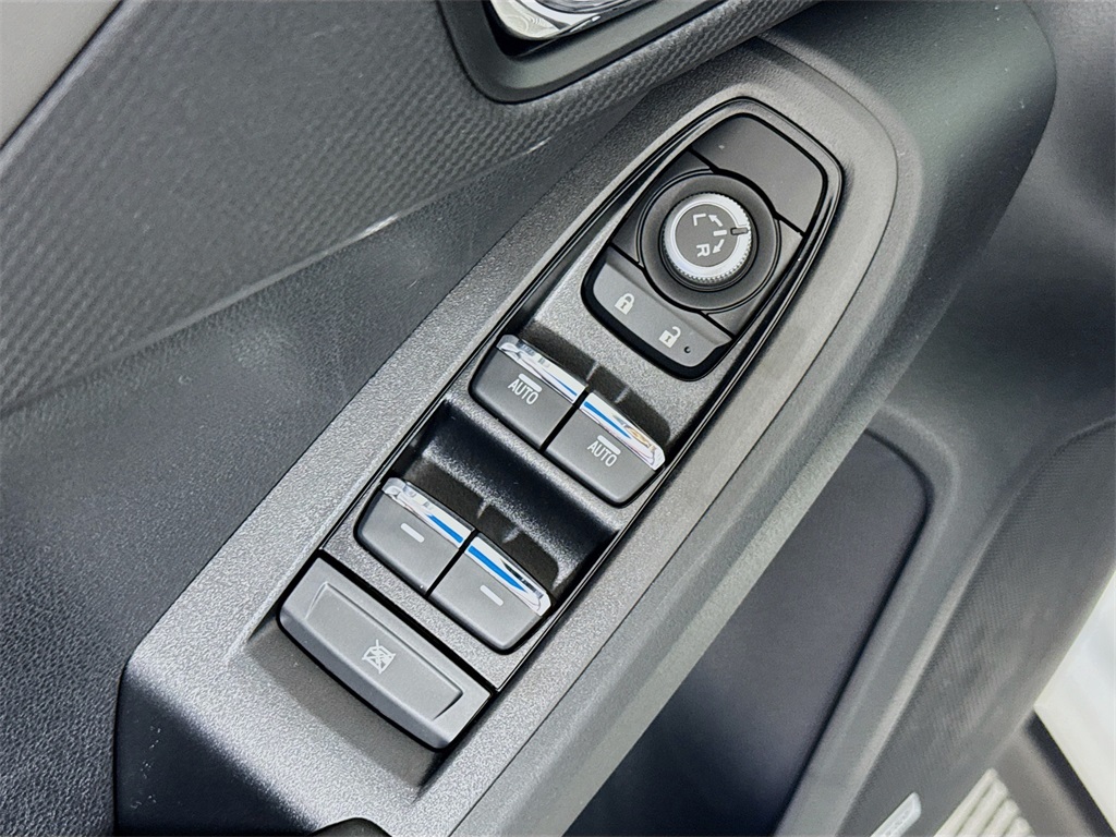 Vehicle image 16 of 31