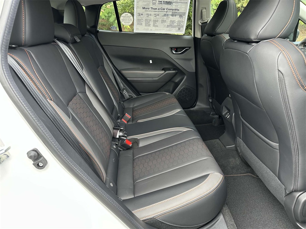 Vehicle image 11 of 25