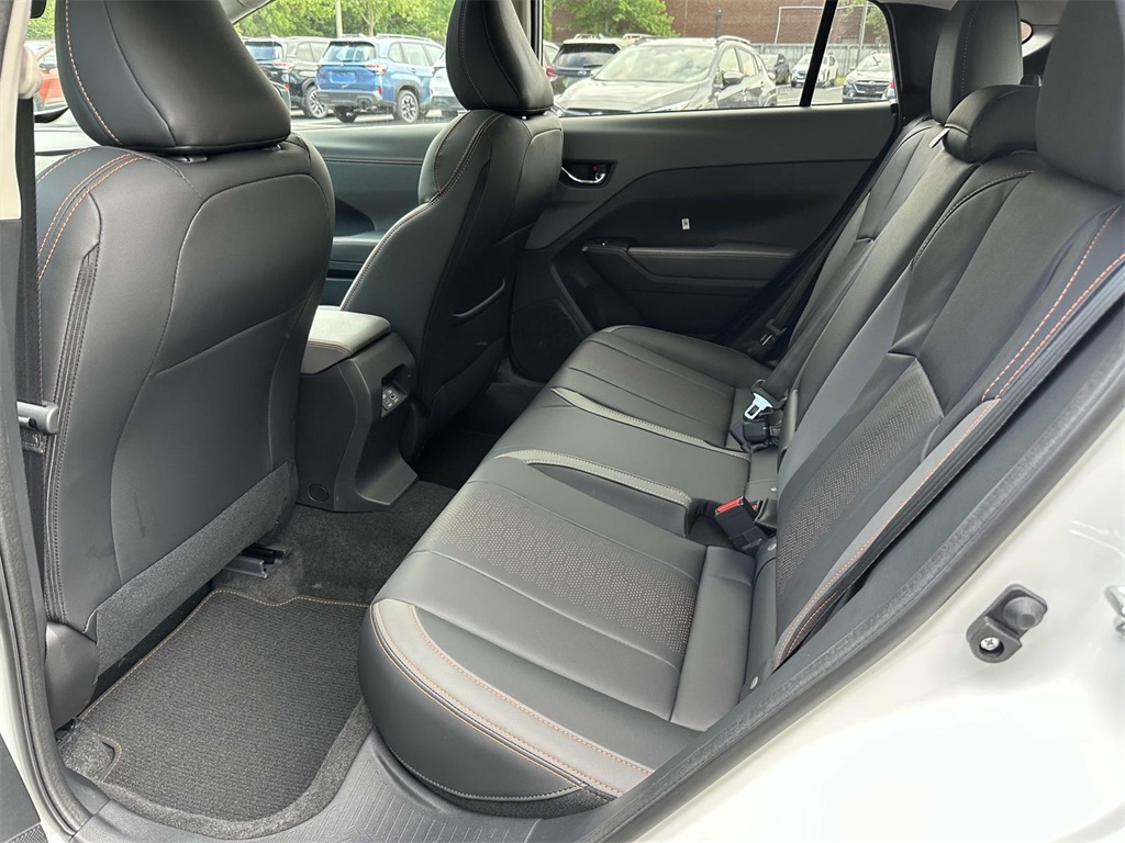 Vehicle image 13 of 25