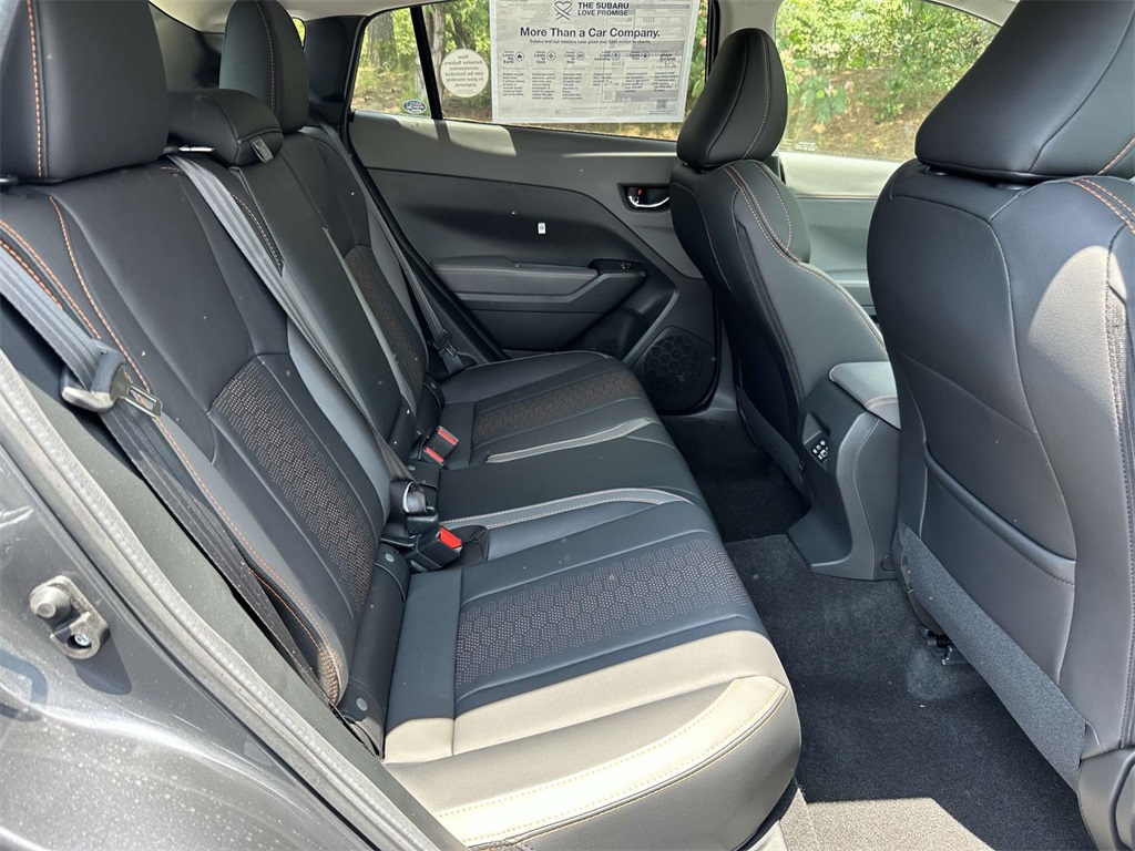 Vehicle image 10 of 25