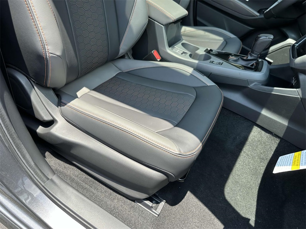 Vehicle image 9 of 25