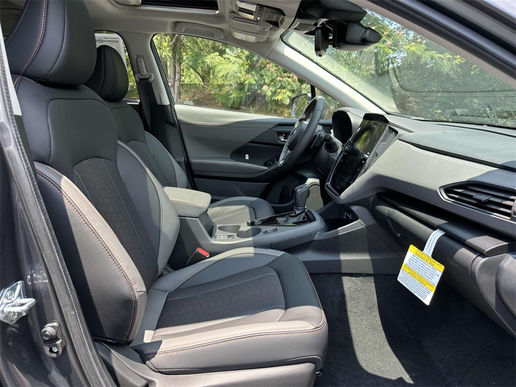 Vehicle image 13 of 25