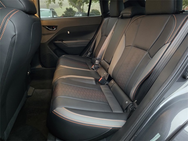 2025 Subaru Crosstrek Limited Image 7 of 15