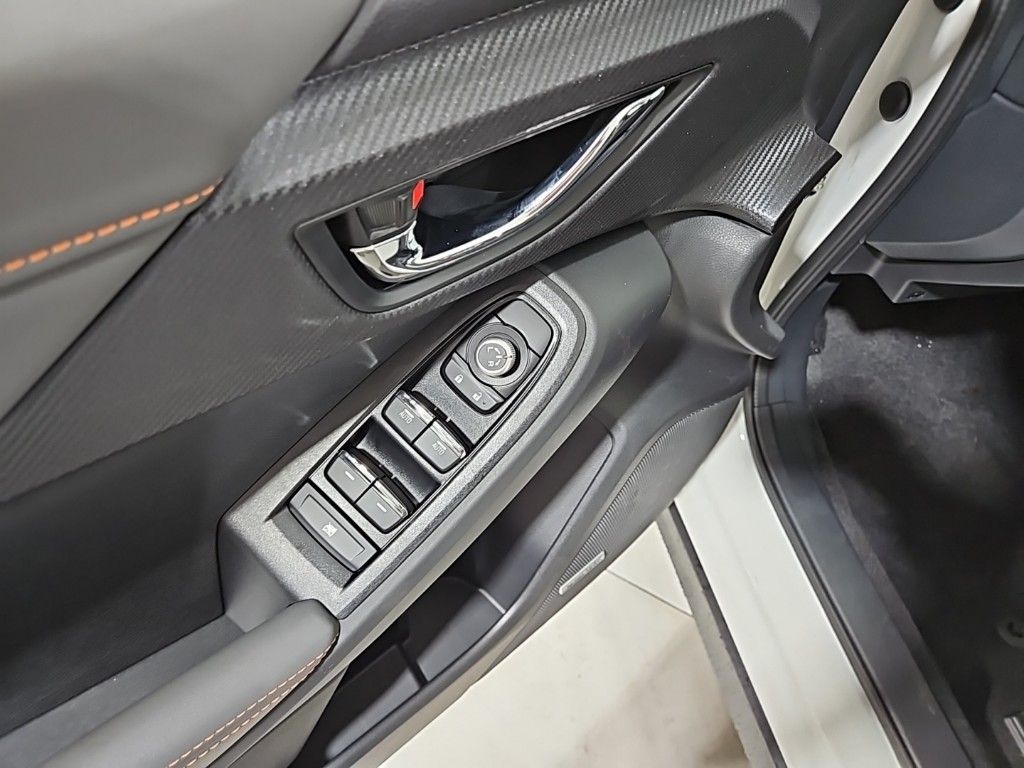 Vehicle image 11 of 29