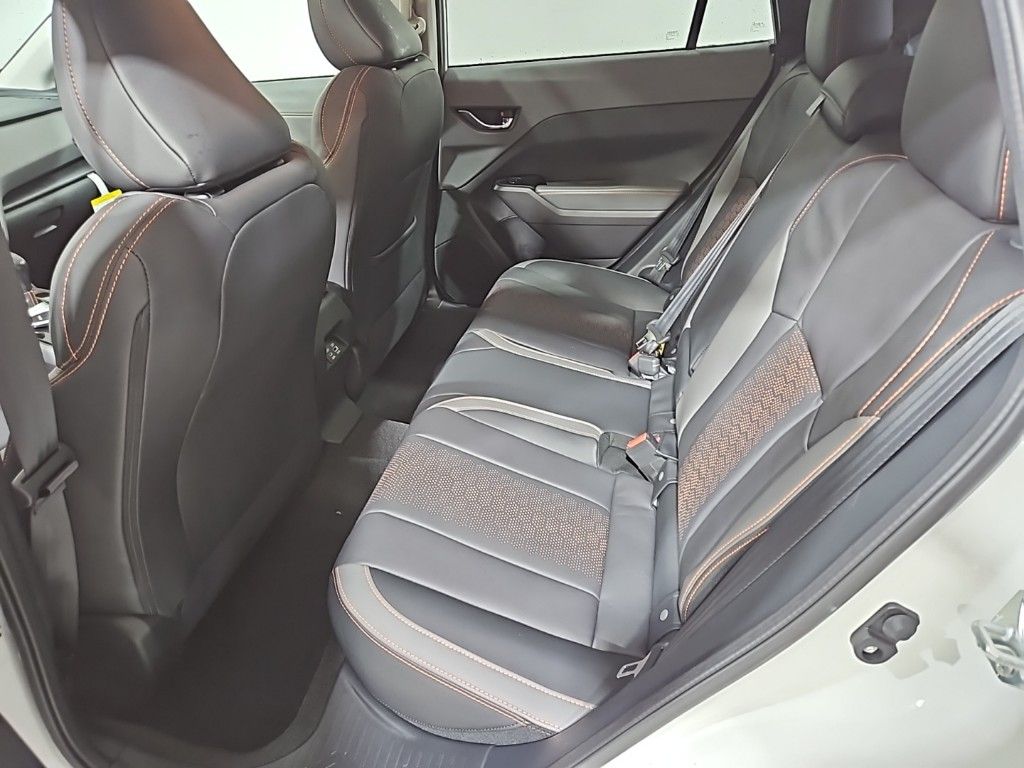 Vehicle image 24 of 29