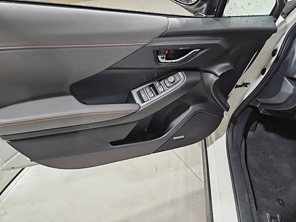 Vehicle image 10 of 29